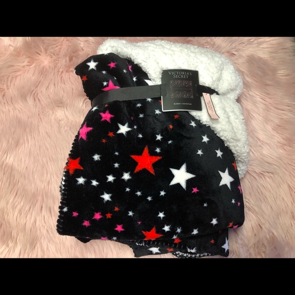 ❤️Victoria’s Secret blanket ❤️ - Picture 4 of 4